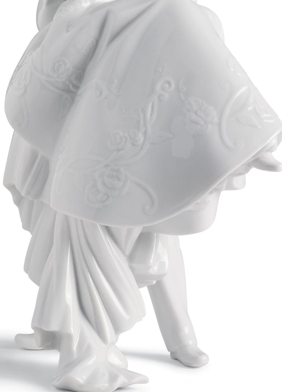 Lladró Romantic Couple Figurine - Elegant Love Sculpture for Wedding & Anniversary Gifts