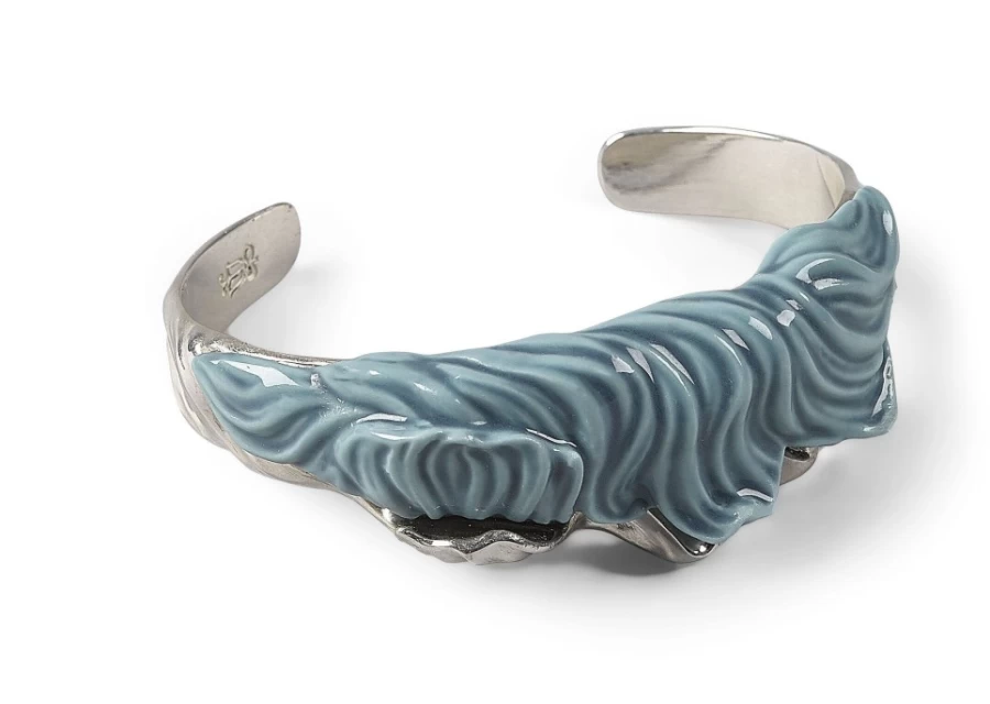 Lladró Elegant Aquarium Cuff - Exquisite Handcrafted Porcelain Jewelry for Unique Style