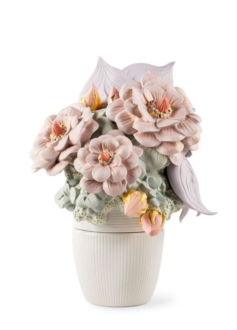 "Lladró Pink Floral Porcelain Vase – Handcrafted Decorative Home Vase With Flowers"