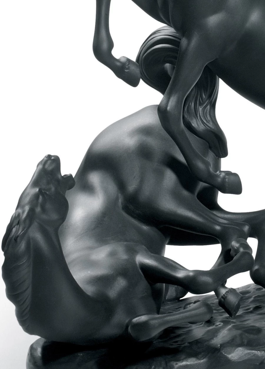 "Lladró Limited Edition Horses' Group Sculpture – Collectible Porcelain Art"