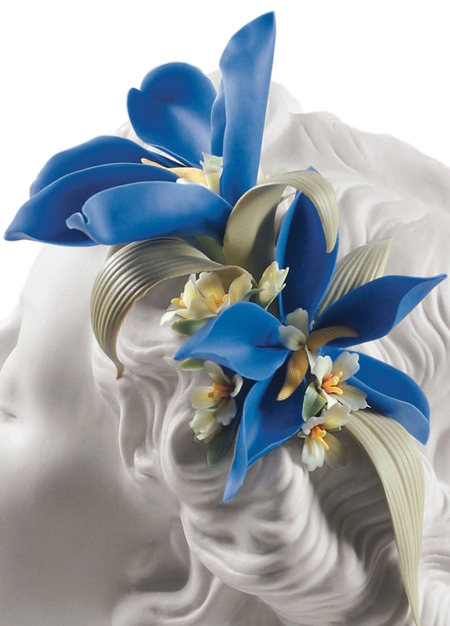 "Lladró Daisy With Flowers Porcelain Woman Bust Sculpture - Elegant Home Decor Collectible"