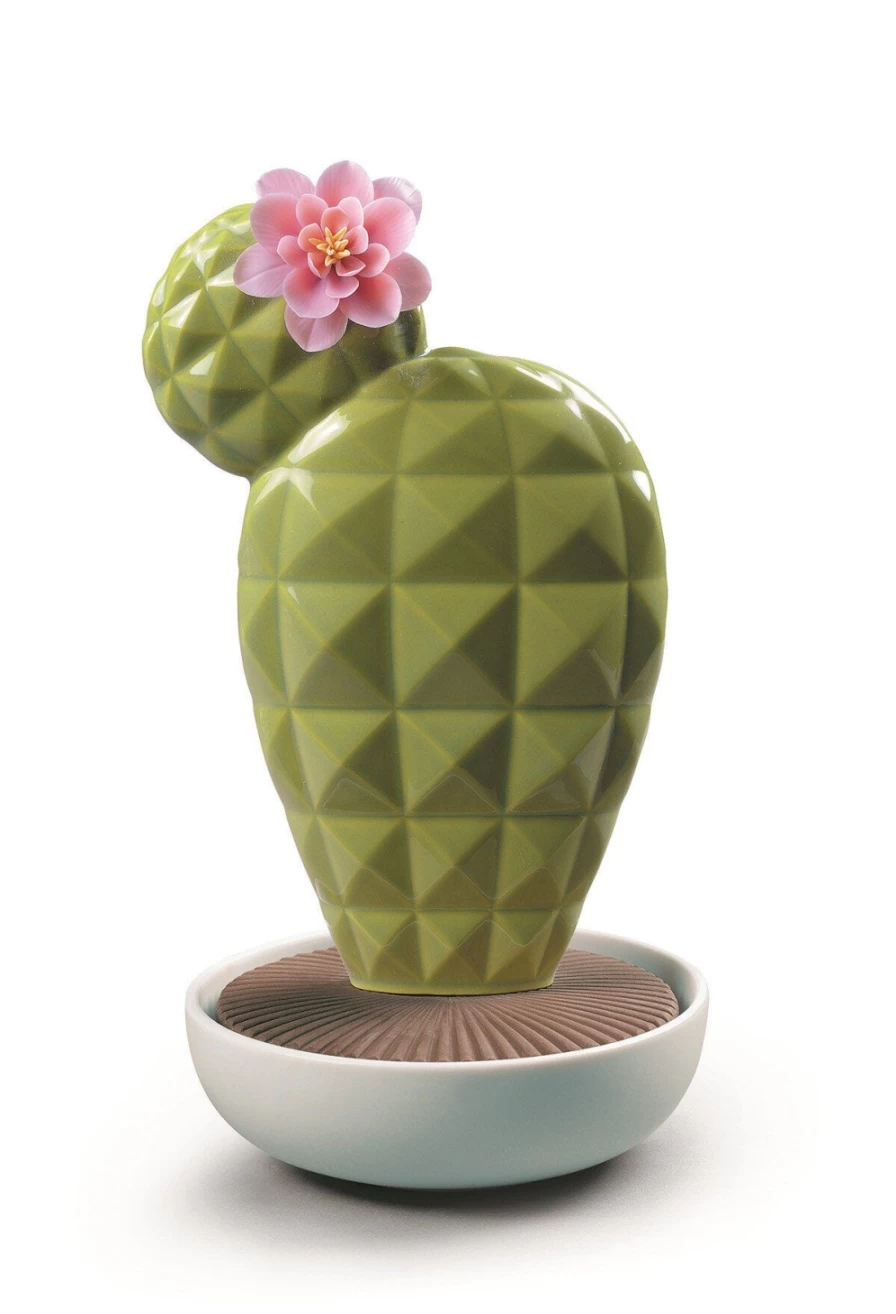 Lladró Opuntia Cactus Essential Oil Diffuser with Tropical Blossoms Fragrance
