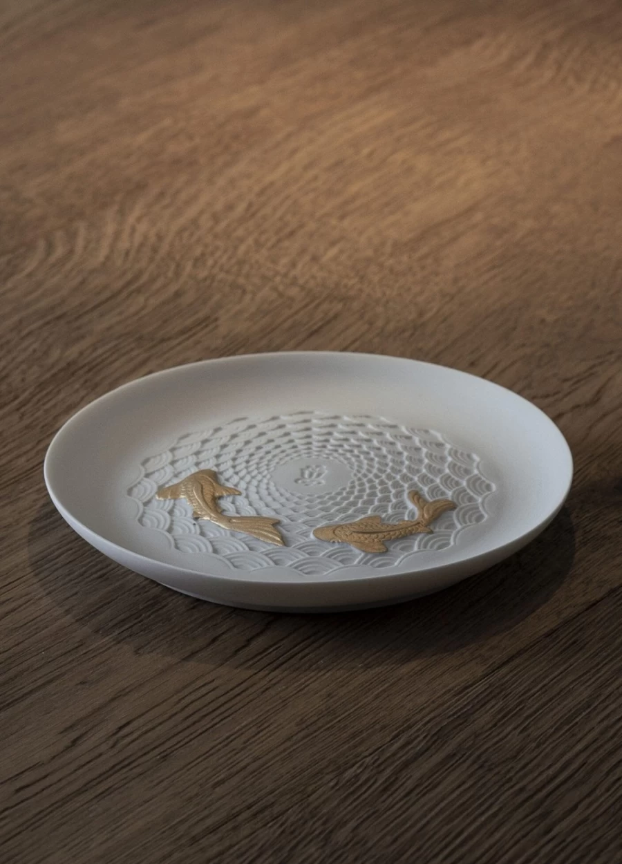 Lladró Golden Koi Fish Decorative Plate – Handcrafted Porcelain Collectible Art