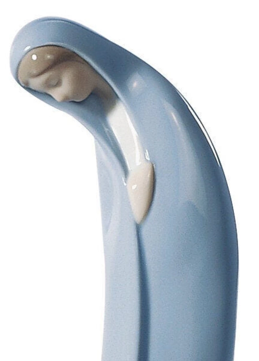 Lladró Madonna Nativity Figurine - Handcrafted Porcelain Christmas Decoration