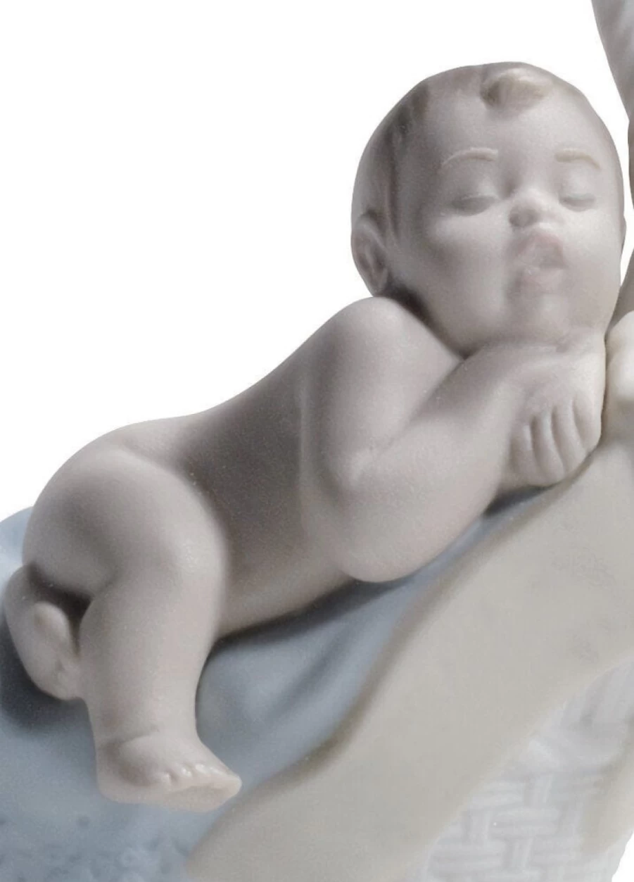 Lladró Porcelain Newborn Baby Boy Figurine - Handcrafted Collectible Sculpture for Christening Gifts