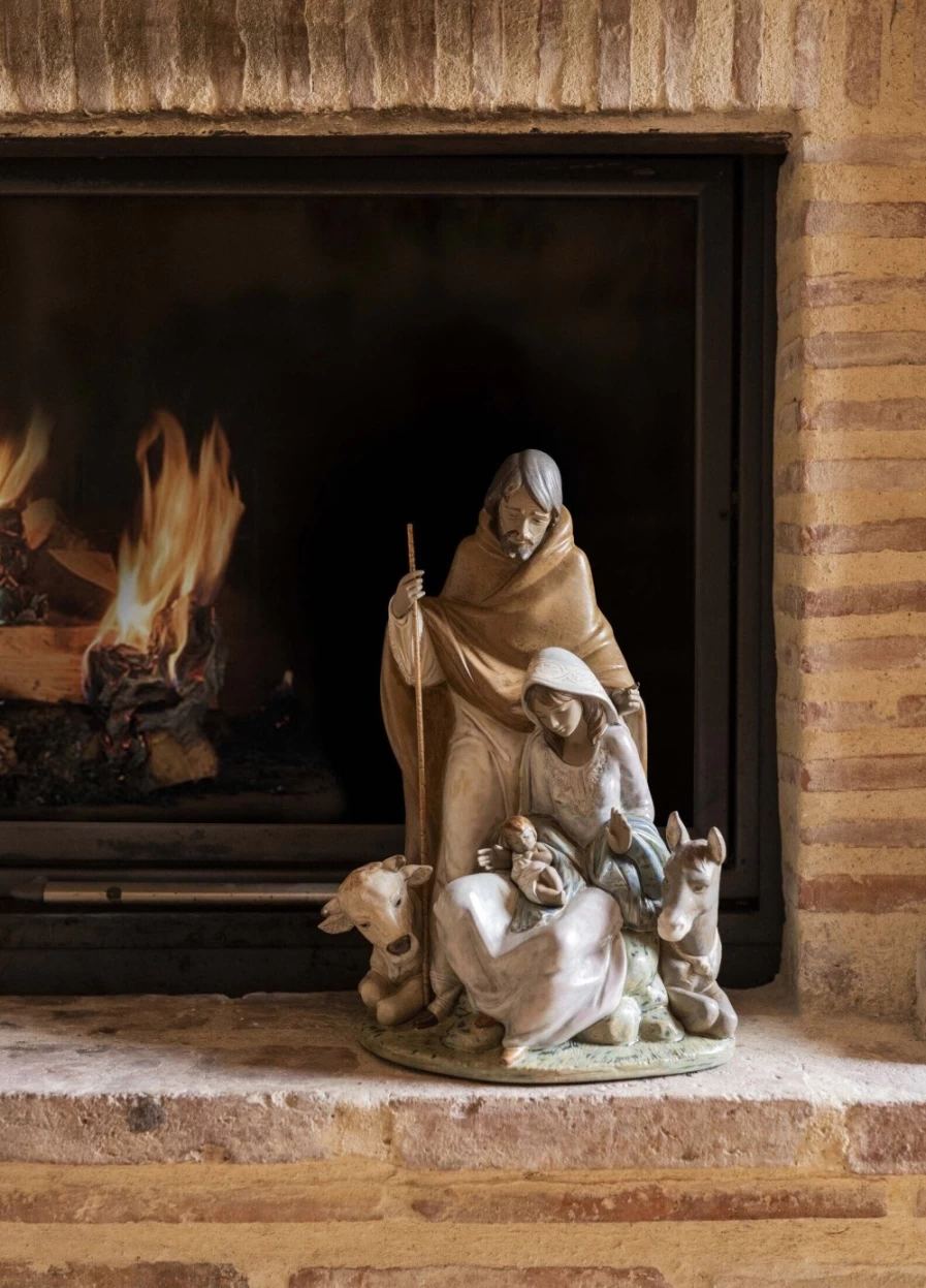 Lladró Joyful Event Nativity Figurine - Handcrafted Gres Porcelain Christmas Decoration