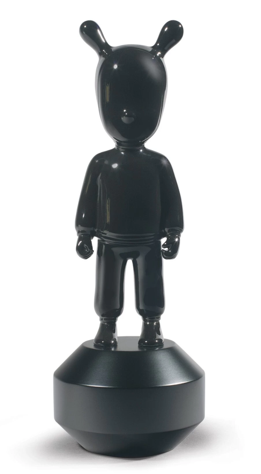 Lladró Black Guest Figurine - Elegant Small Porcelain Sculpture Collectible