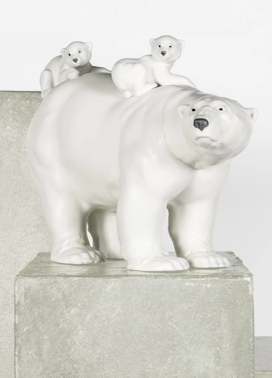 Lladró Porcelain Mummy Bear and Baby Bears Figurine - Handcrafted Collectible Sculpture