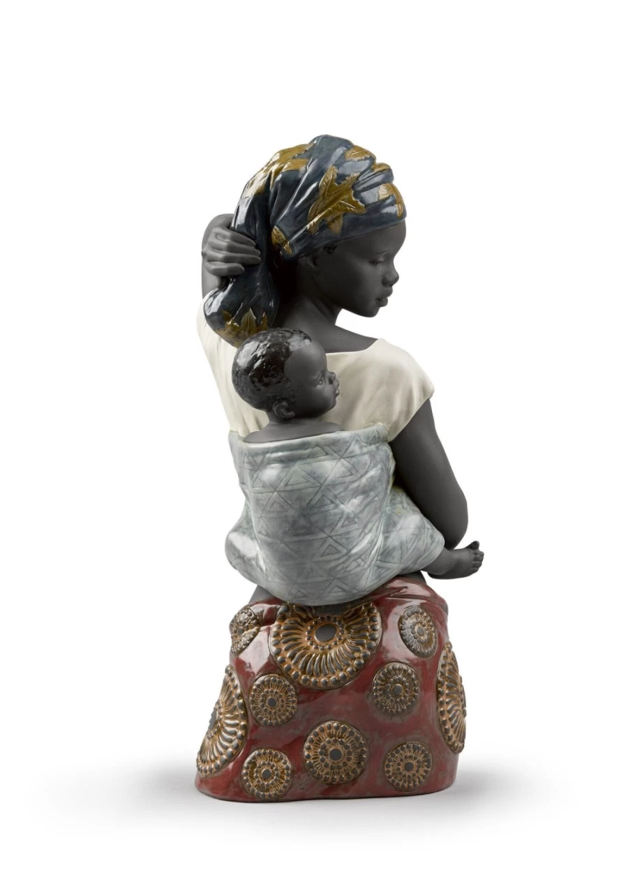 Lladró African Bond Mother Figurine - Handcrafted Porcelain Sculpture